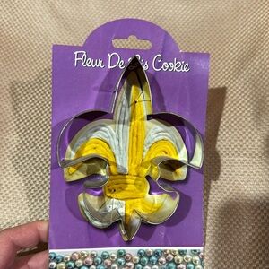 Ann Clark Fleur De Lis cookie cutter